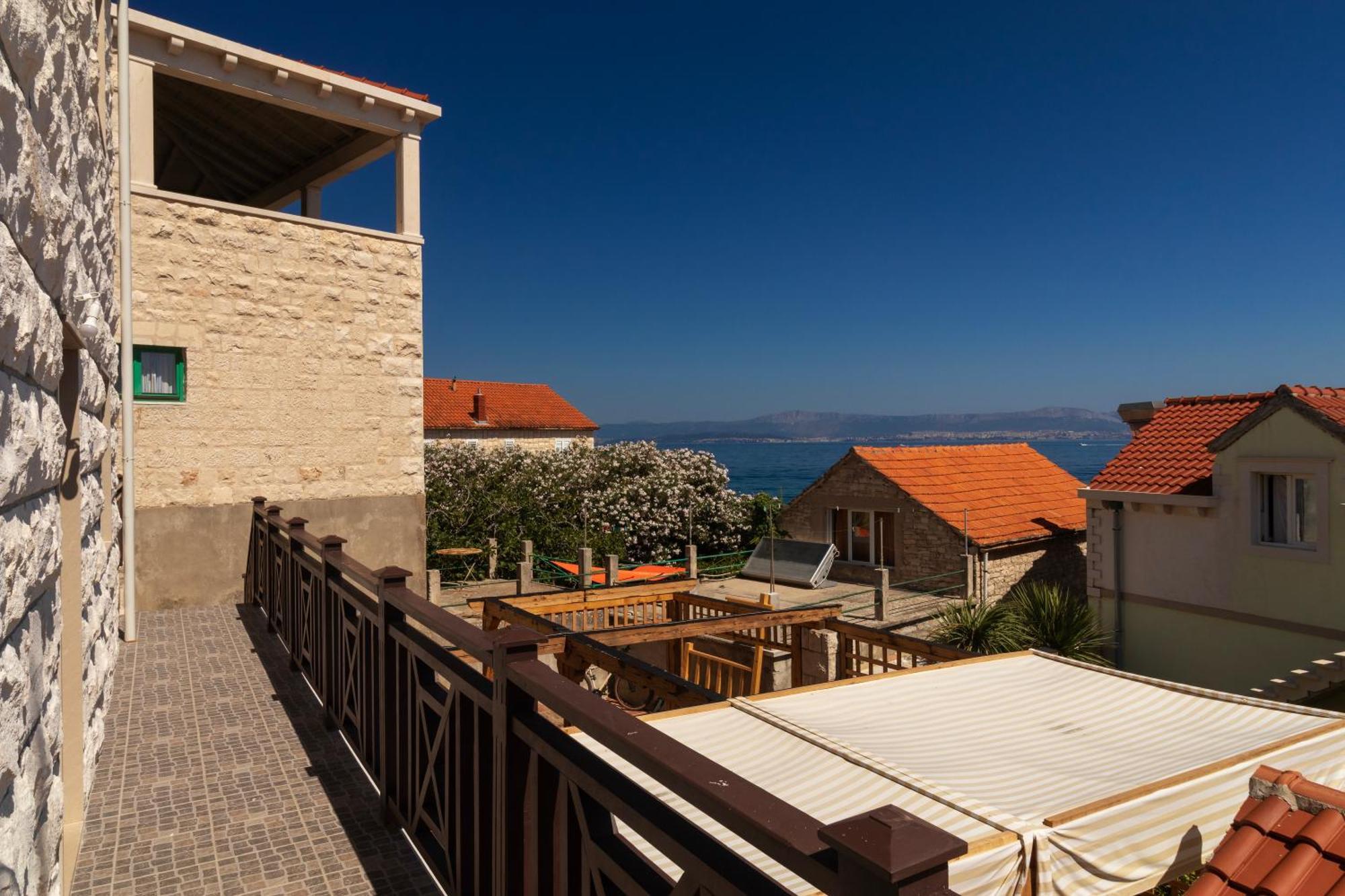 Taverna & Rooms Sutivan Exterior photo