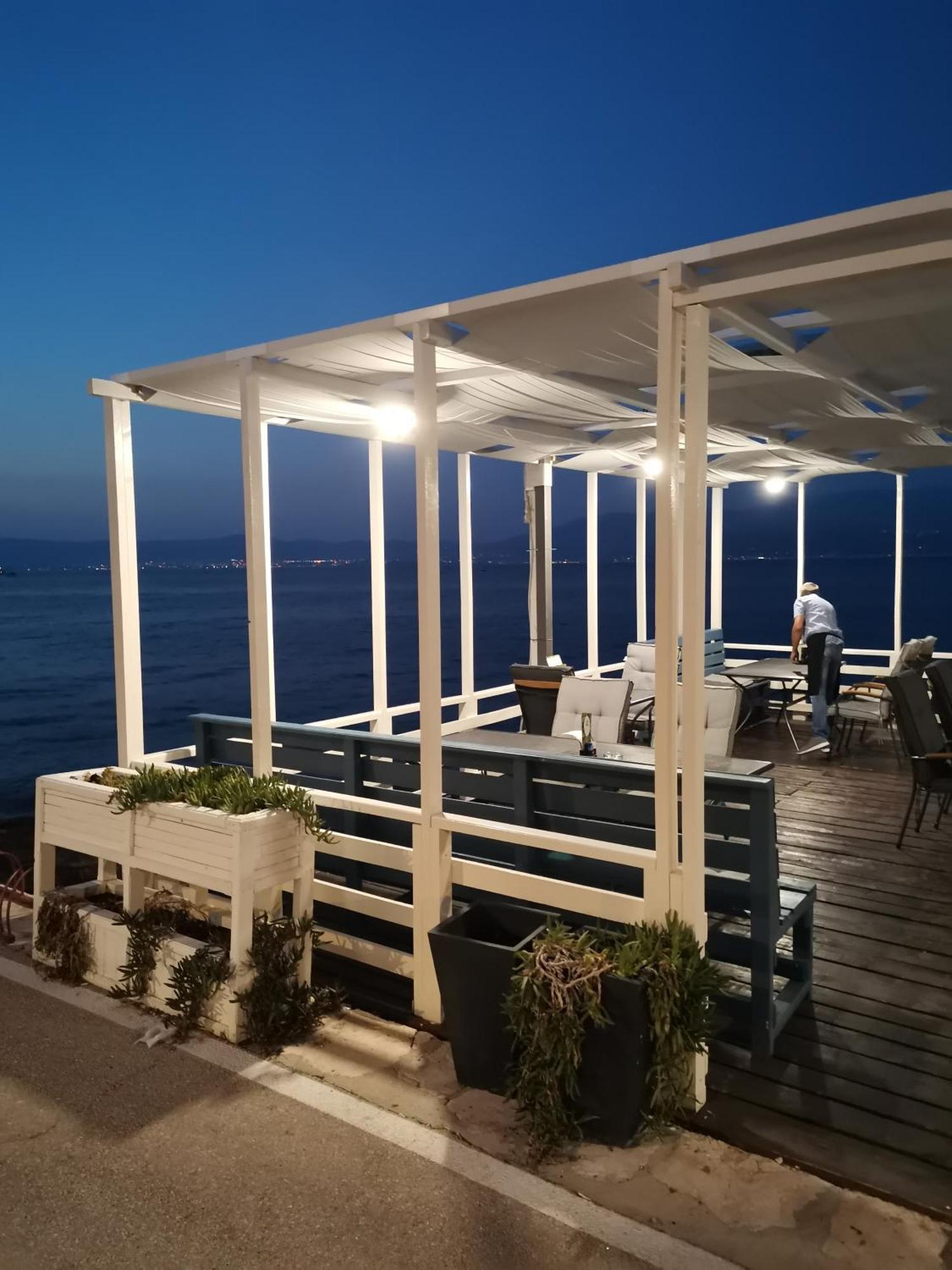 Taverna & Rooms Sutivan Exterior photo