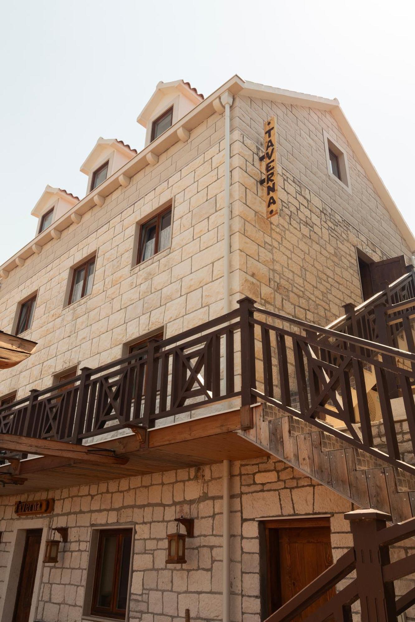 Taverna & Rooms Sutivan Exterior photo